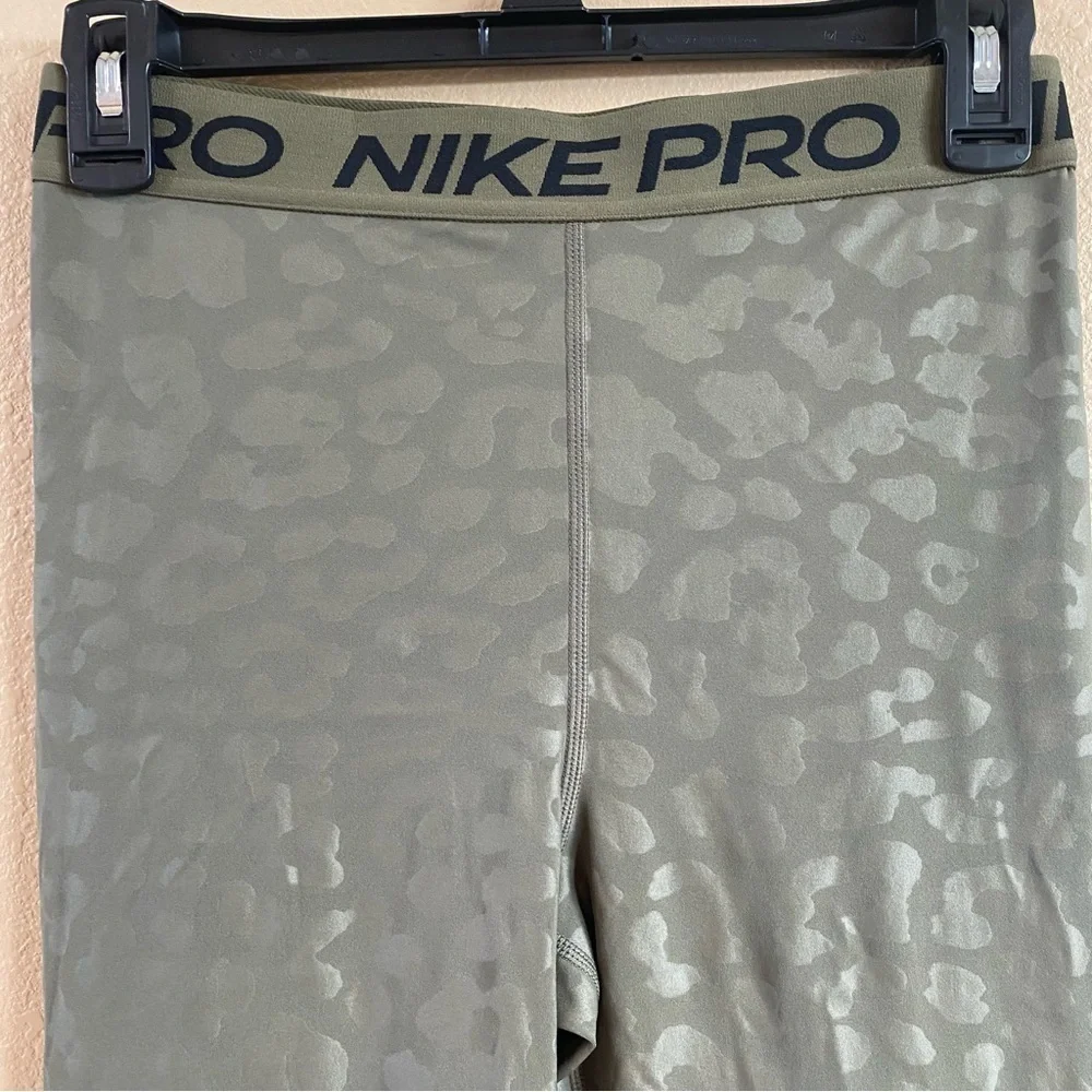 Nike New Size‎ Small Pro Dri Fit High Waisted 7/8 Printed Leggings Green Animal